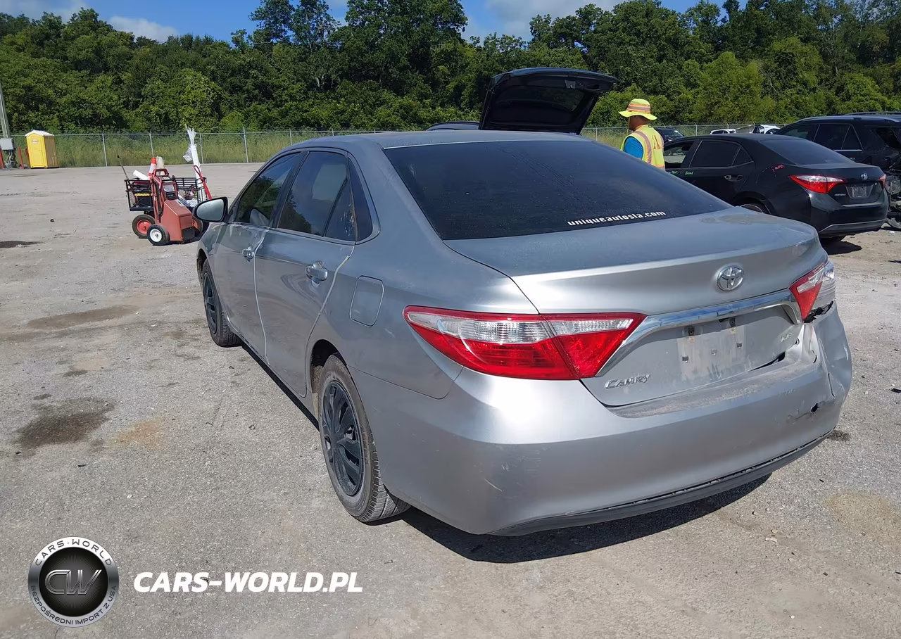 2016 Toyota Camry Le VIN:4T1BF1FK0GU513253 - 3