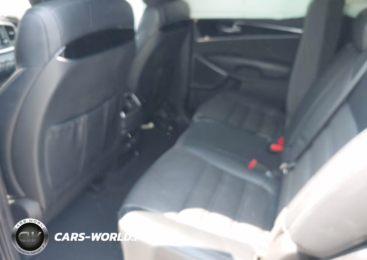 2017 Kia Sorento 3.3L Sxl VIN:5XYPK4A55HG241553 - 8
