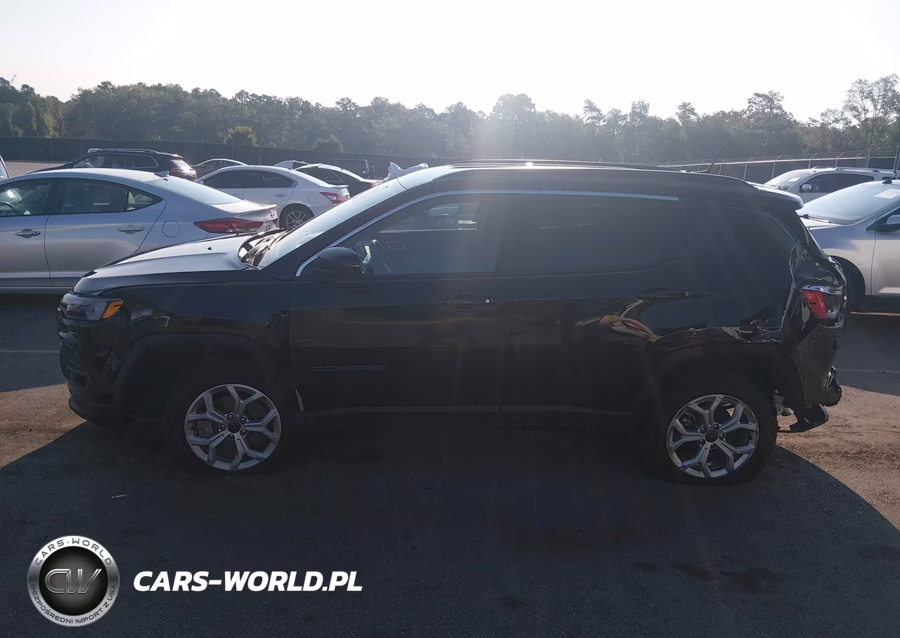 2025 Jeep Compass Latitude 4X4 VIN:3C4NJDBN2ST587732 - 14