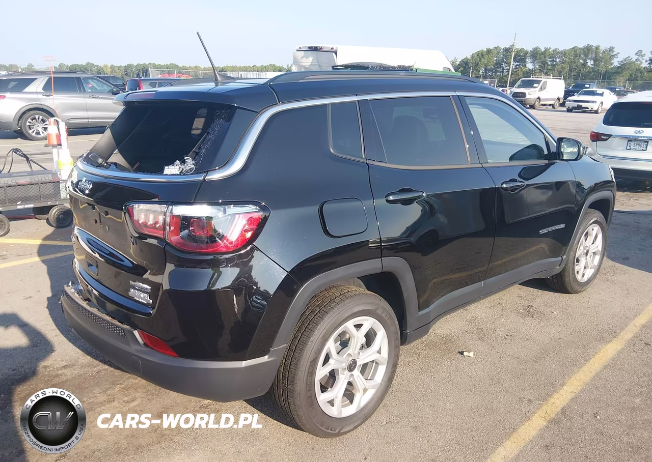 2025 Jeep Compass Latitude 4X4 VIN:3C4NJDBN2ST587732 - 4