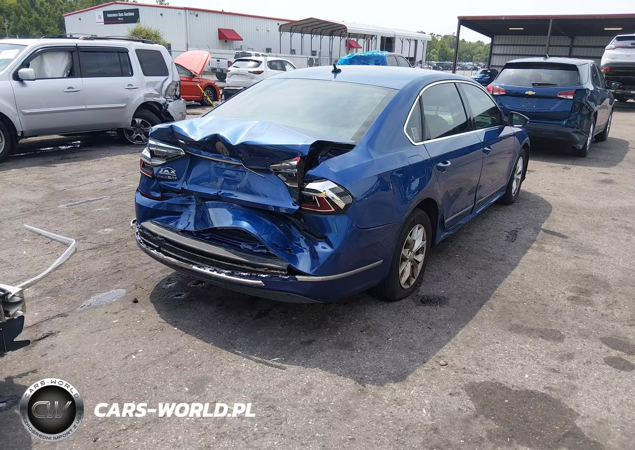 2017 Volkswagen Passat 1.8T S VIN:1VWAT7A3XHC041014 - 4