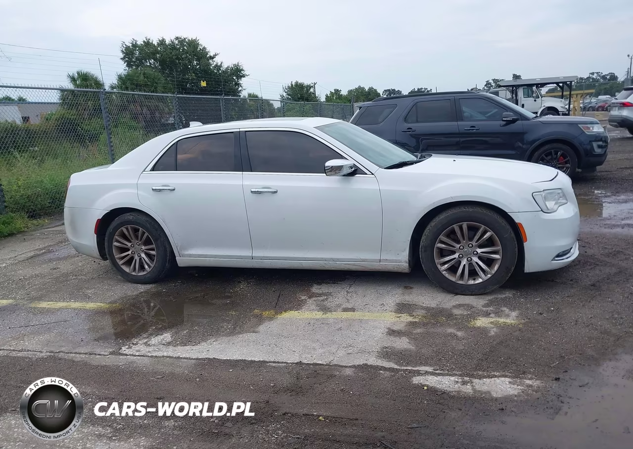 2016 Chrysler 300C VIN:2C3CCAEG4GH212278 - 13