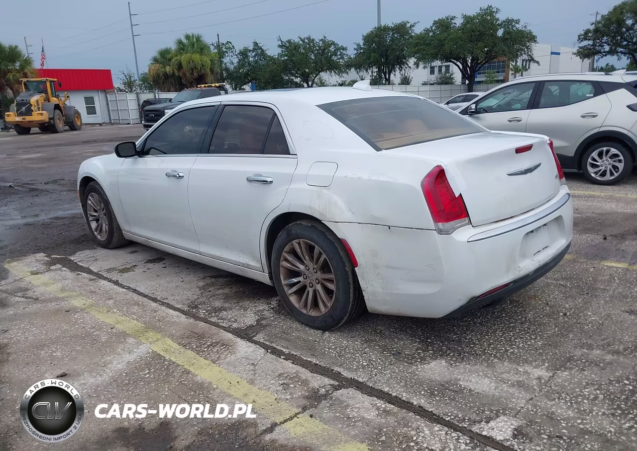 2016 Chrysler 300C VIN:2C3CCAEG4GH212278 - 3