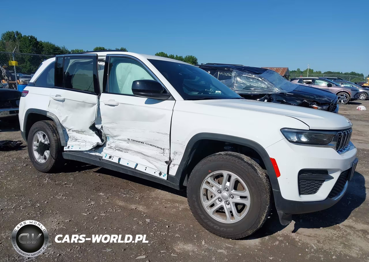 2025 Jeep Grand Cherokee Laredo 4X4 – zdjęcie 1 z 19