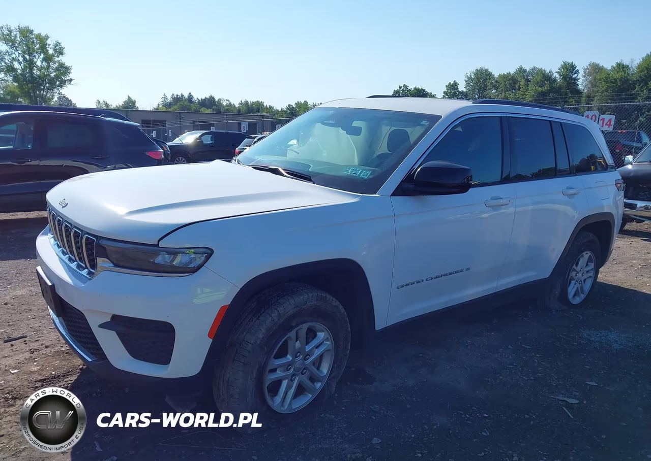 2025 Jeep Grand Cherokee Laredo 4X4 VIN:1C4RJHAG0S8738948 - 2