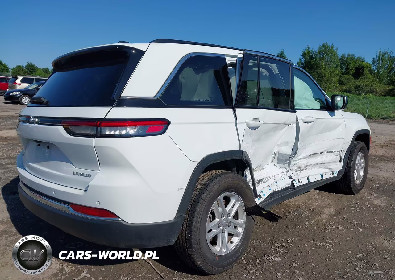 2025 Jeep Grand Cherokee Laredo 4X4 VIN:1C4RJHAG0S8738948 - 4