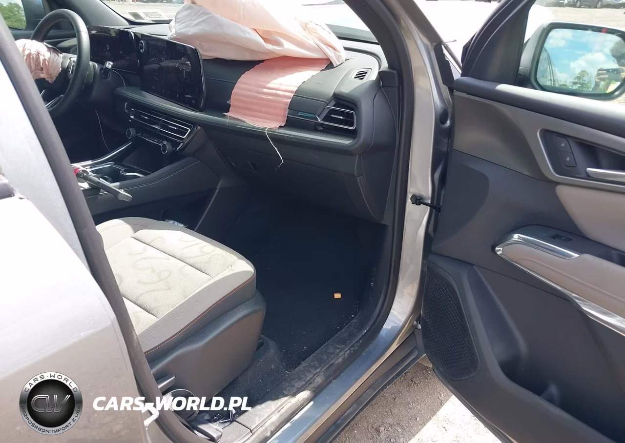 2025 Chevrolet Traverse Awd Lt VIN:1GNEVGRS3SJ308790 - 5
