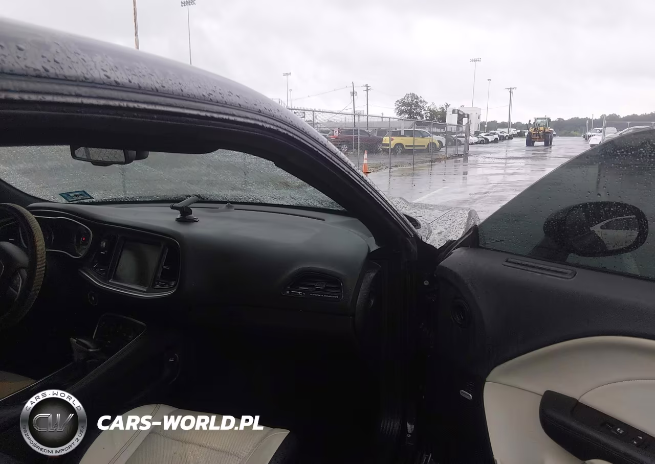 2015 Dodge Challenger Sxt Plus VIN:2C3CDZBG7FH804899 - 5
