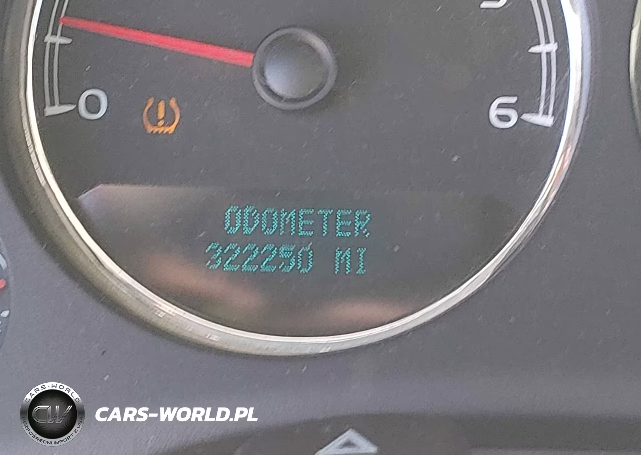 2007 Chevrolet Suburban Ltz VIN:1GNFC16J97R172810 - 12