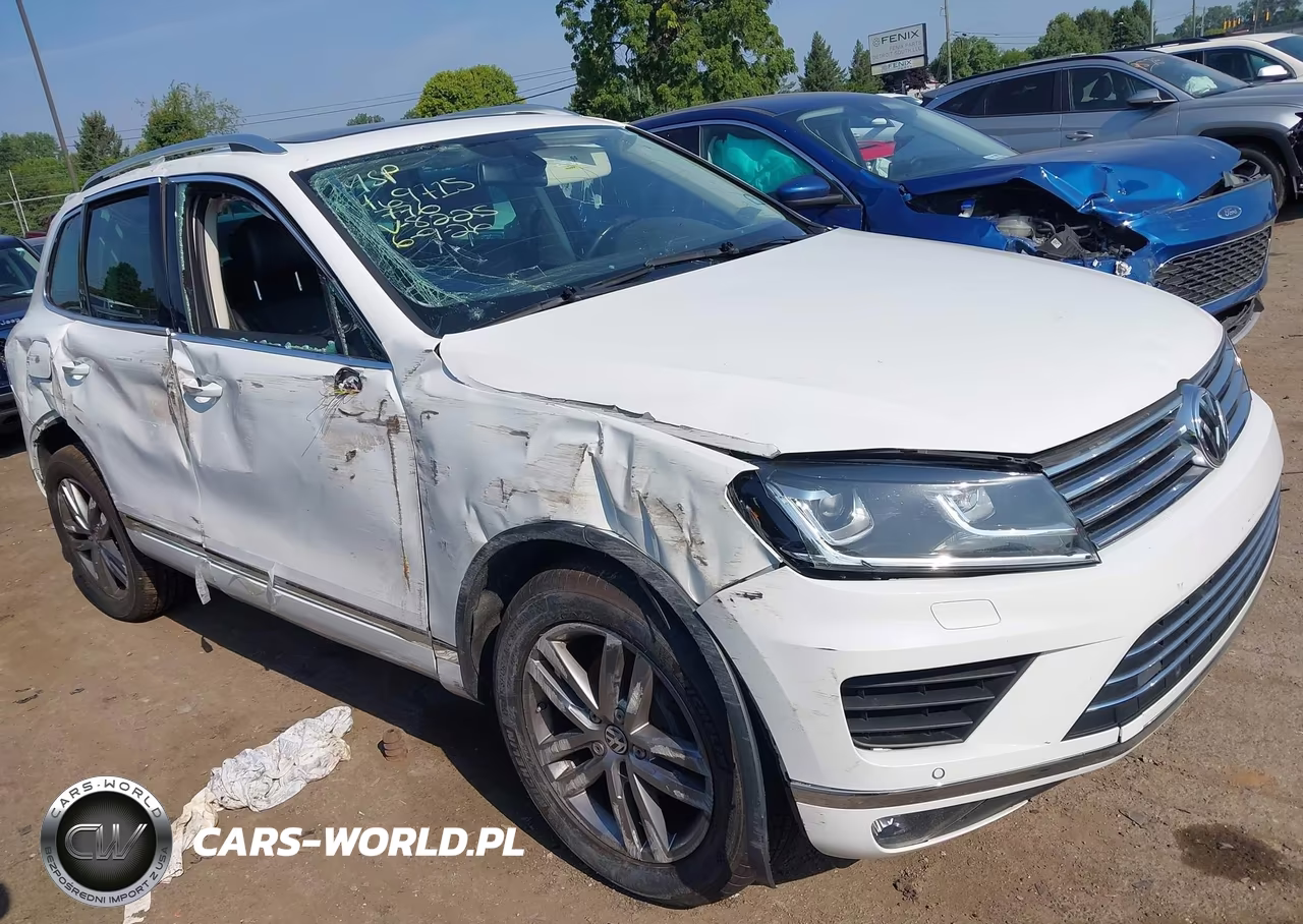 2015 Volkswagen Touareg V6 Lux VIN:WVGEF9BP7FD008225 - 1