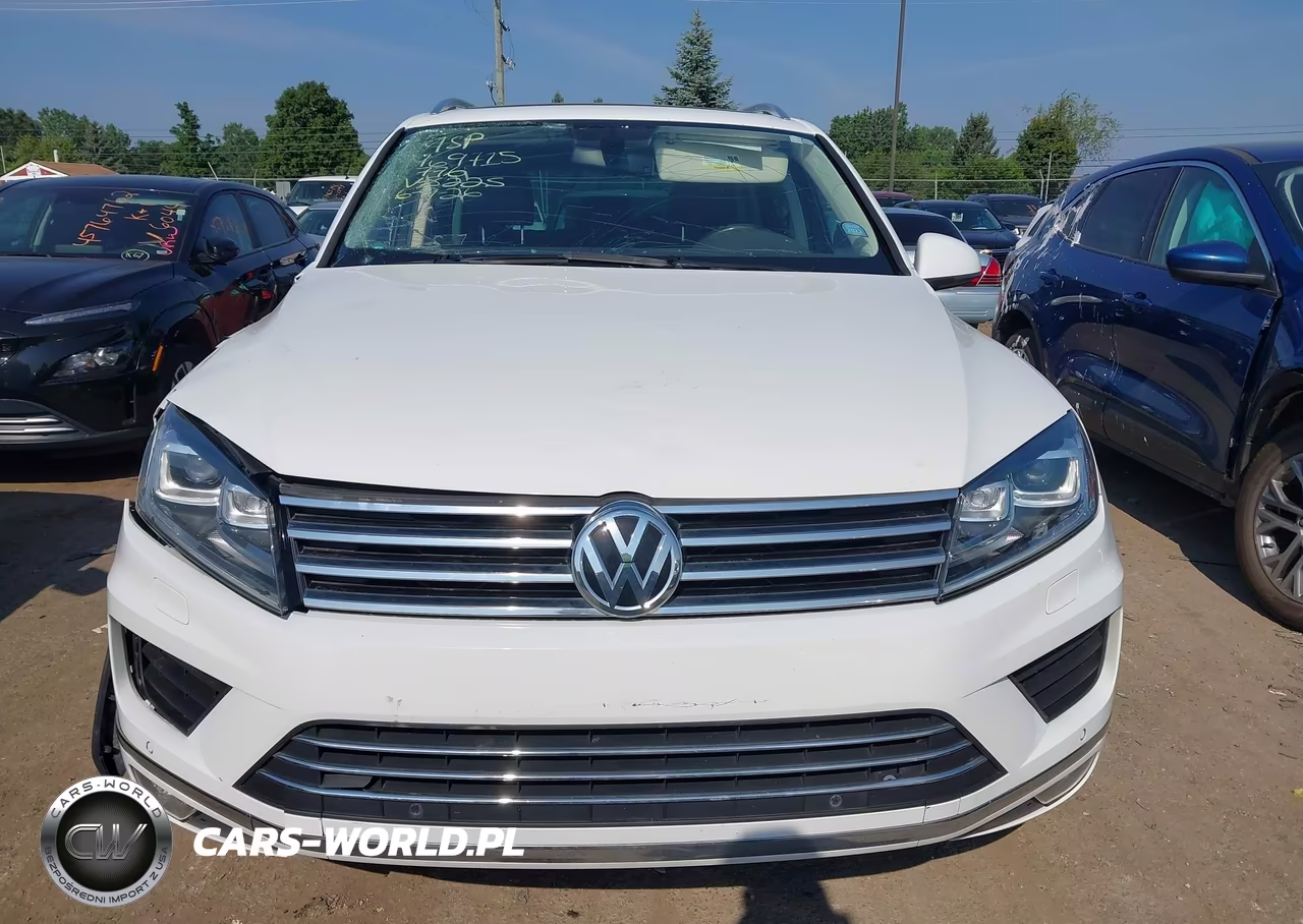 2015 Volkswagen Touareg V6 Lux VIN:WVGEF9BP7FD008225 - 12