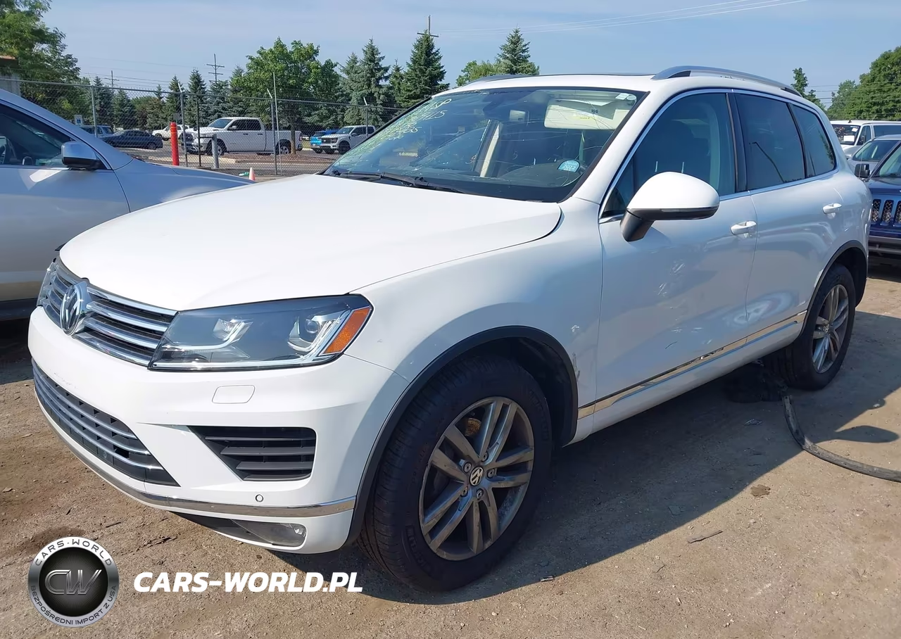 2015 Volkswagen Touareg V6 Lux VIN:WVGEF9BP7FD008225 - 2