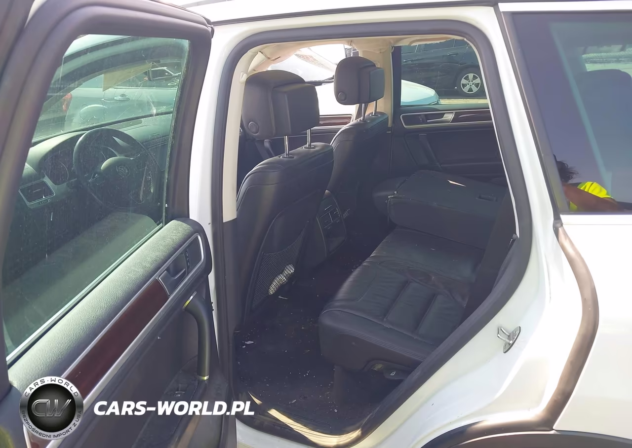 2015 Volkswagen Touareg V6 Lux VIN:WVGEF9BP7FD008225 - 8