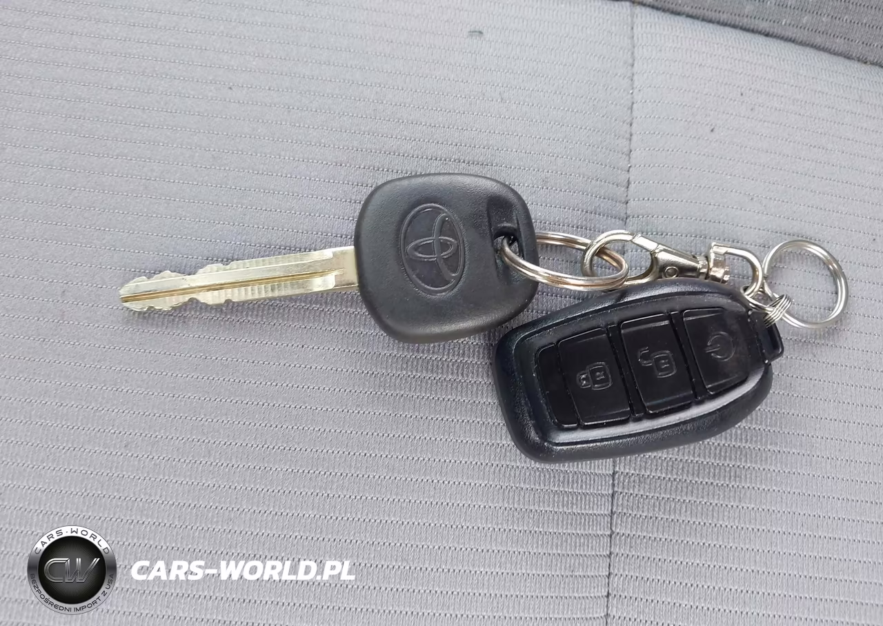 2018 Toyota Corolla L VIN:2T1BURHEXJC075166 - 11