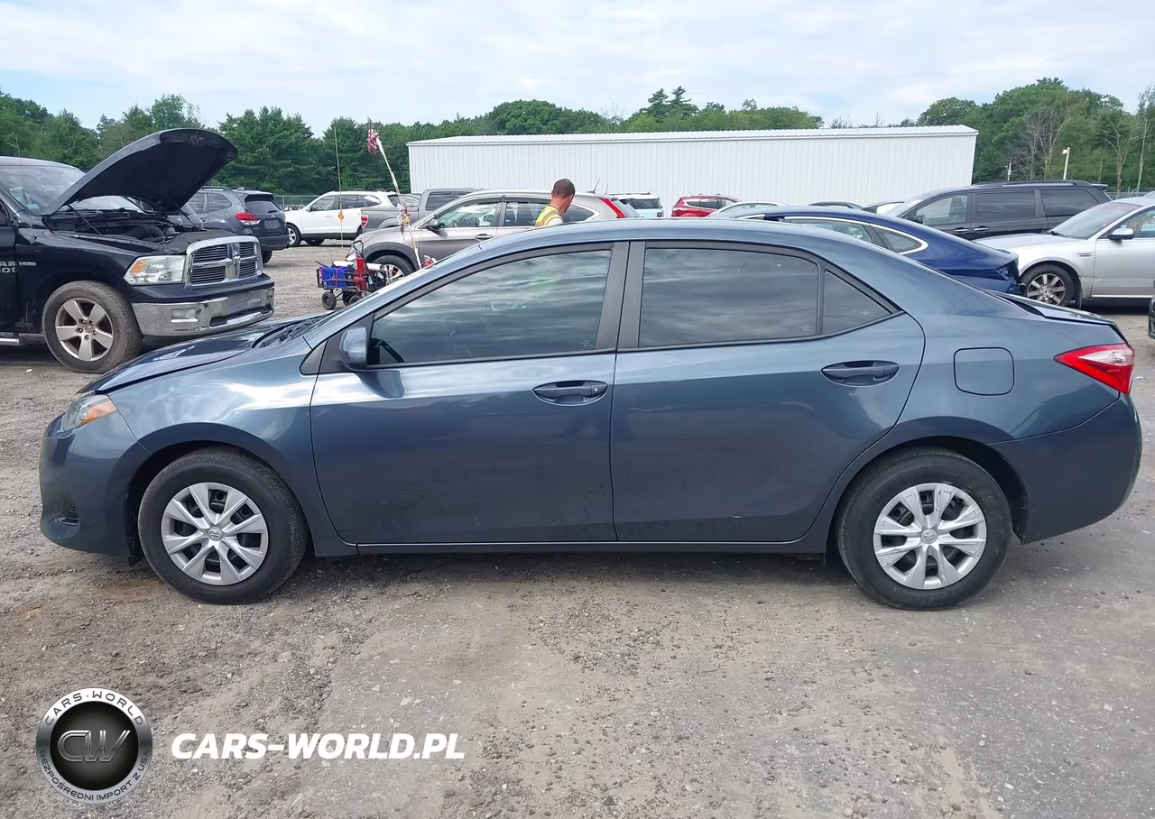 2018 Toyota Corolla L VIN:2T1BURHEXJC075166 - 14