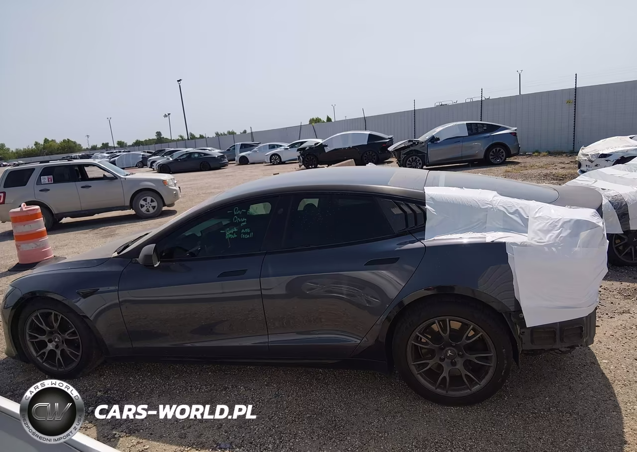 2022 Tesla Model S Plaid Tri Motor All-Wheel Drive VIN:5YJSA1E60NF463063 - 14