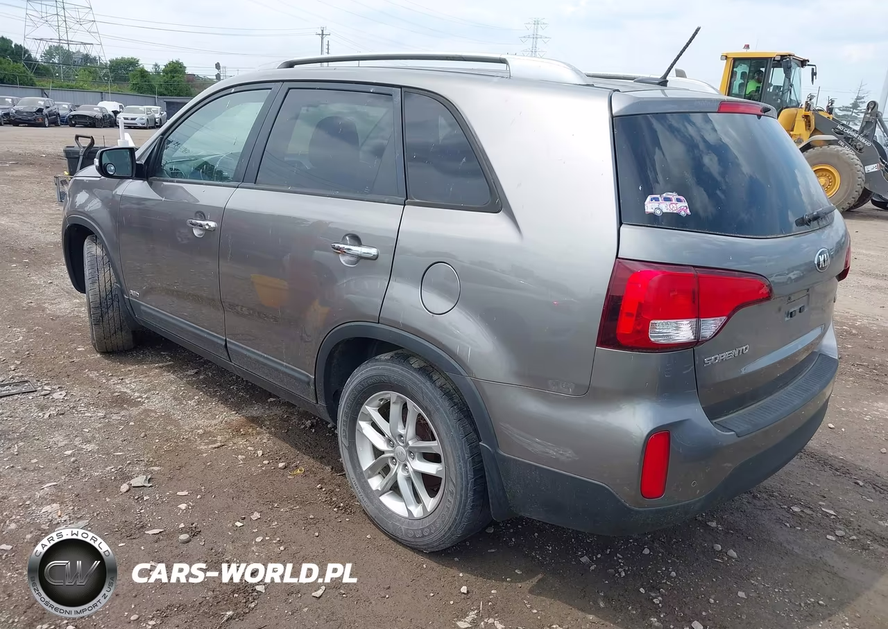 2015 Kia Sorento Lx VIN:5XYKTCA66FG606247 - 3