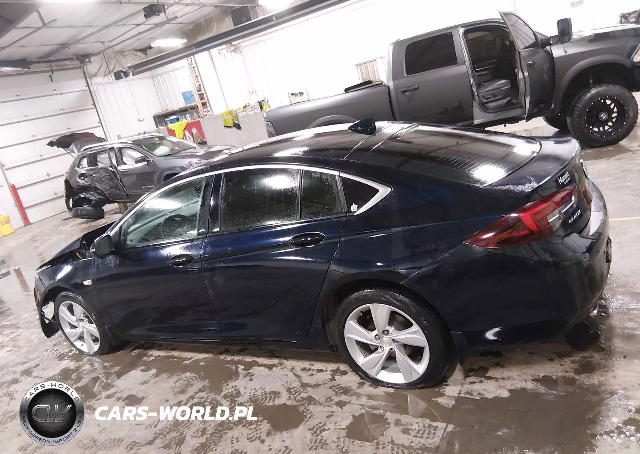 2018 Buick Regal Sportback Preferred VIN:W04GL6SX1J1114226 - 14