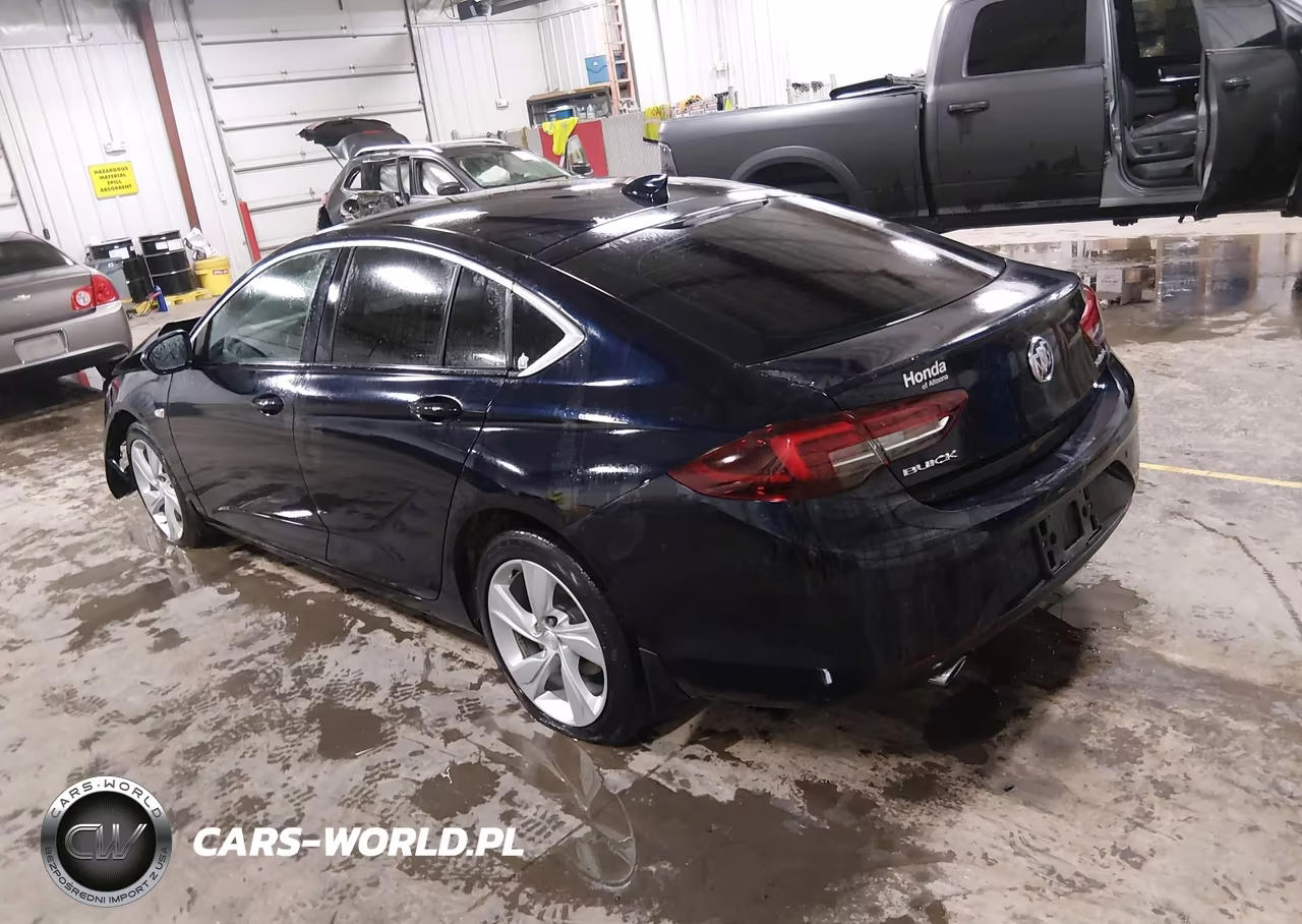 2018 Buick Regal Sportback Preferred VIN:W04GL6SX1J1114226 - 3