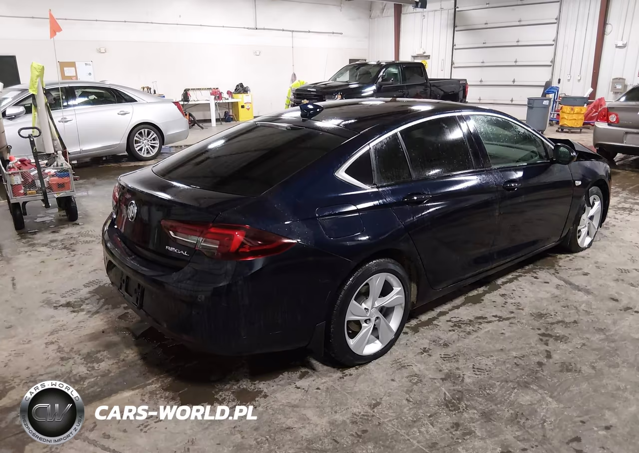 2018 Buick Regal Sportback Preferred VIN:W04GL6SX1J1114226 - 4