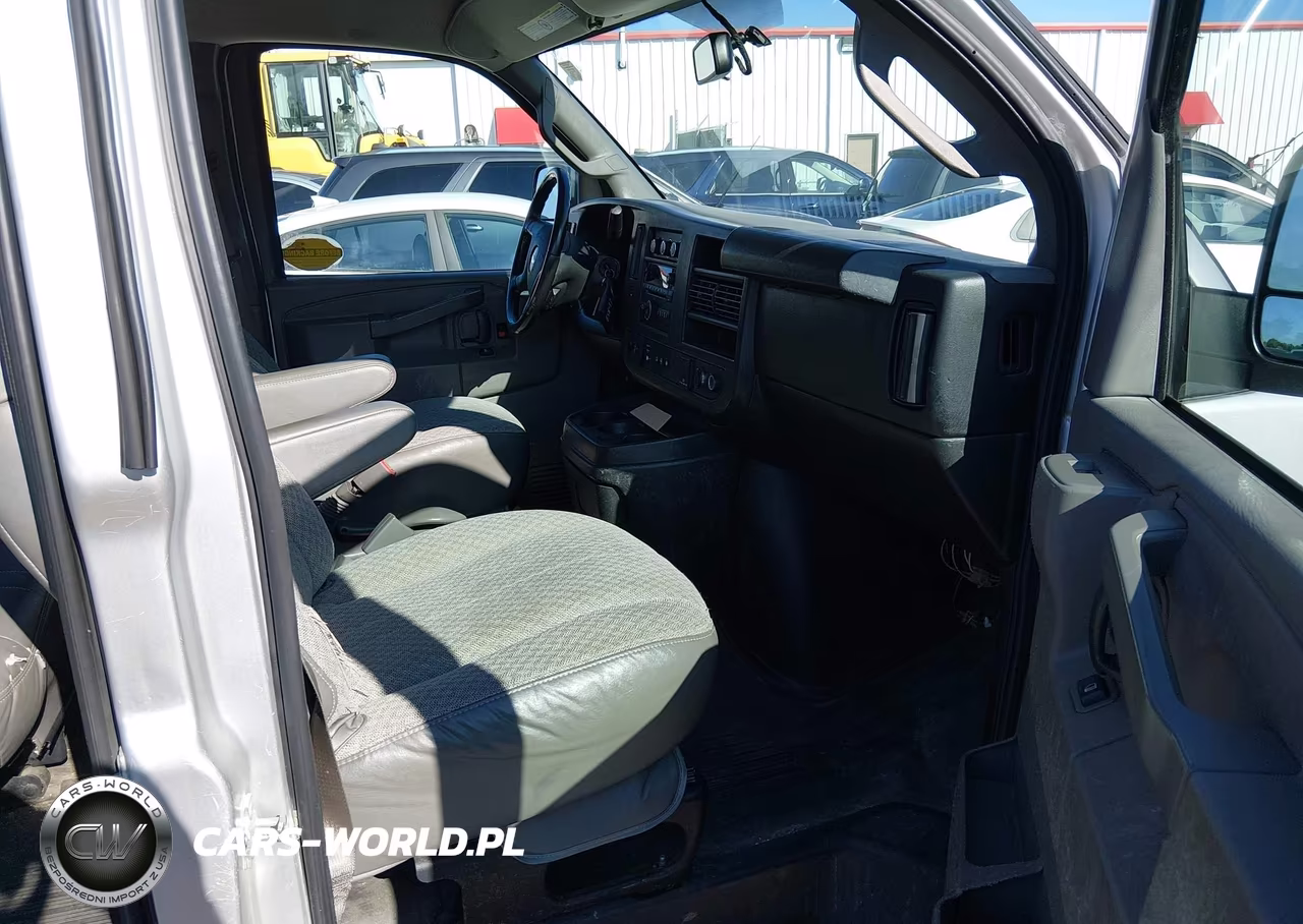 2017 Chevrolet Express 3500 Ls VIN:1GAZGNFF3H1293533 - 5