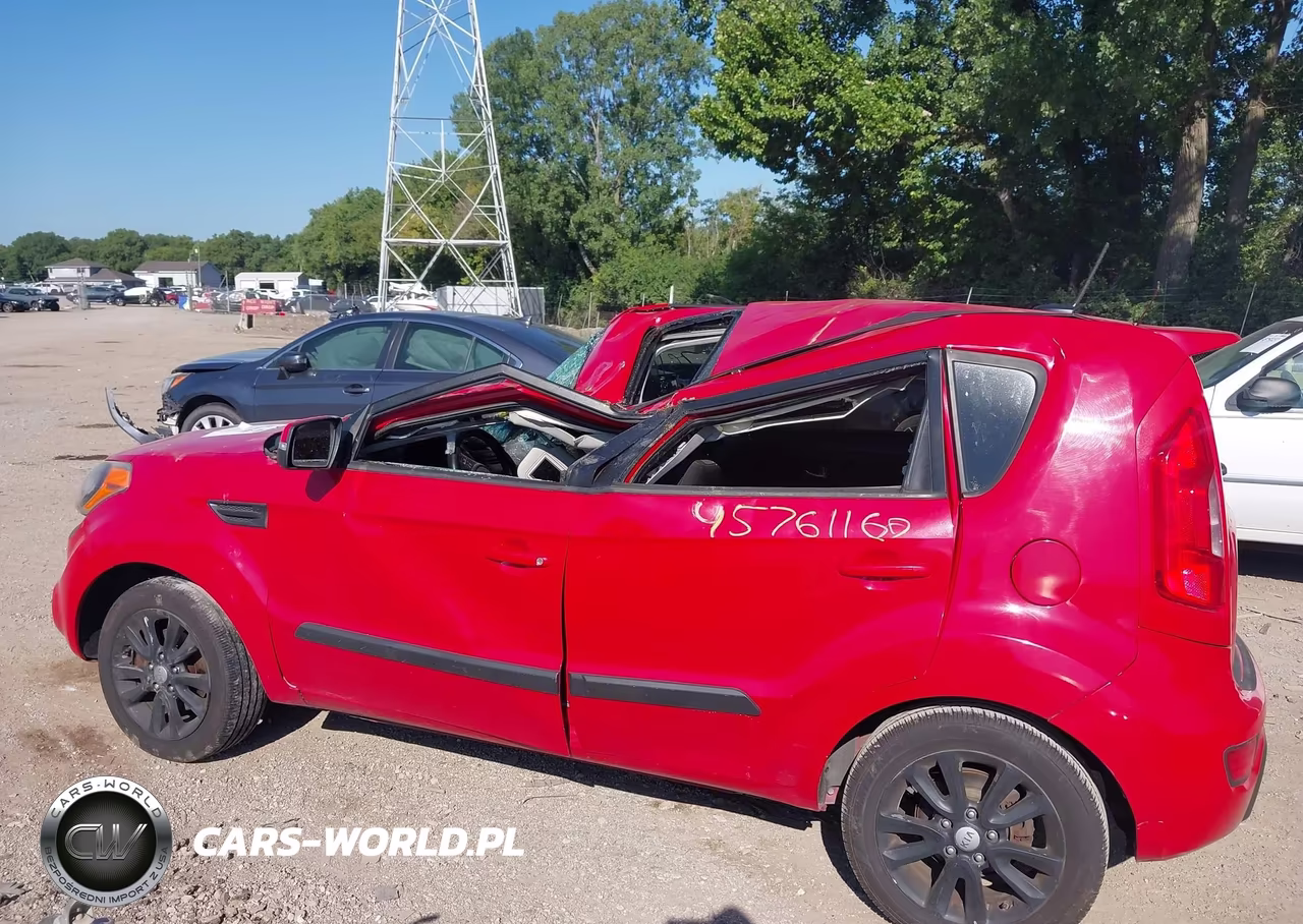 2013 Kia Soul + VIN:KNDJT2A68D7561182 - 14