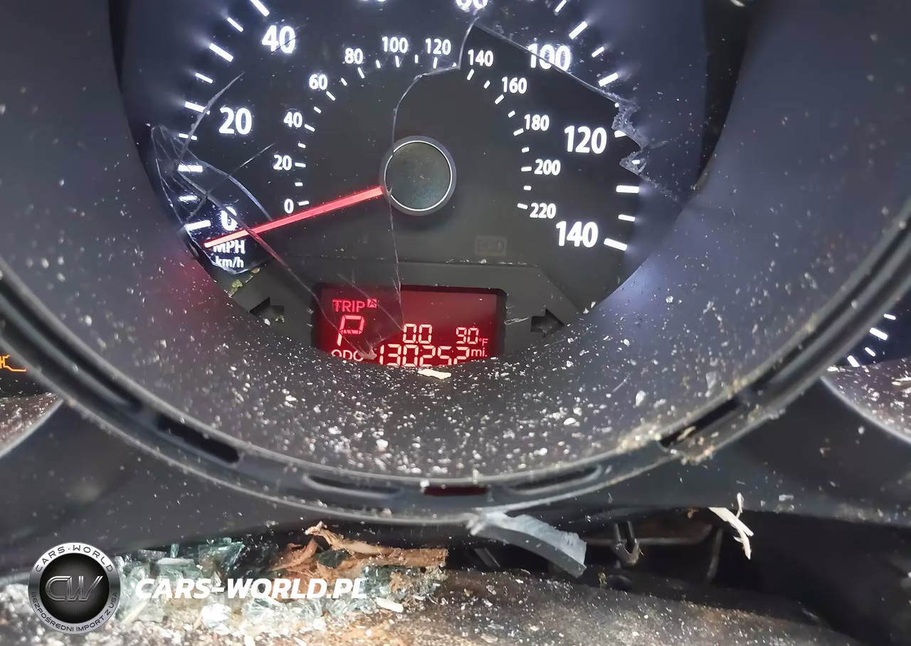 2013 Kia Soul + VIN:KNDJT2A68D7561182 - 15