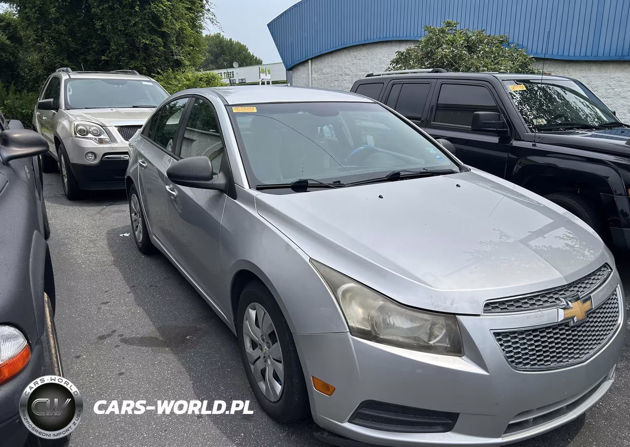 2013 Chevrolet Cruze Ls Auto – zdjęcie 1 z 11