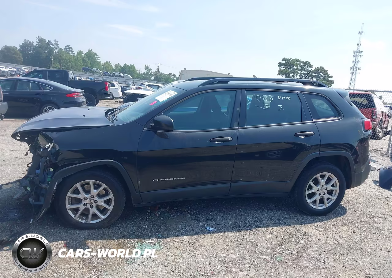 2015 Jeep Cherokee Sport VIN:1C4PJLAB1FW596965 - 14