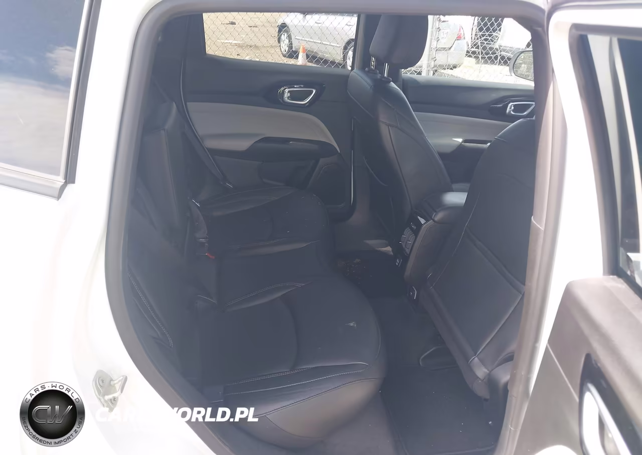 2023 Jeep Compass Limited 4X4 VIN:3C4NJDCNXPT568142 - 8