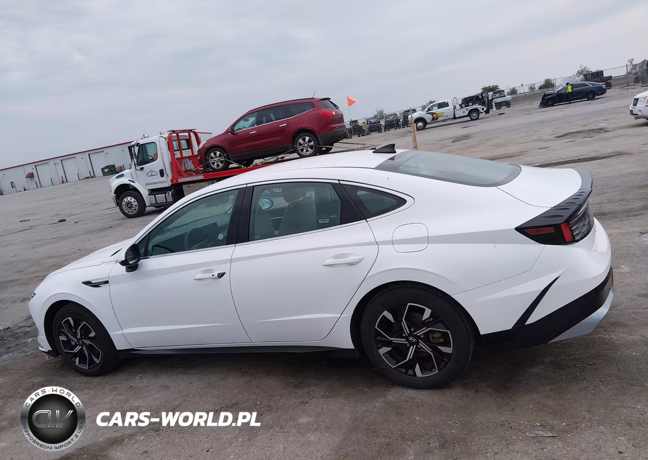 2025 Hyundai Sonata Sel VIN:KMHL64JA6SA447421 - 14