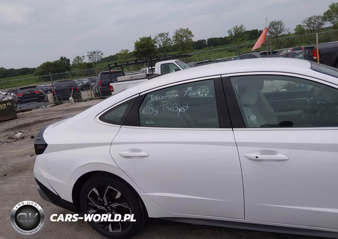 2025 Hyundai Sonata Sel VIN:KMHL64JA6SA447421 - 17