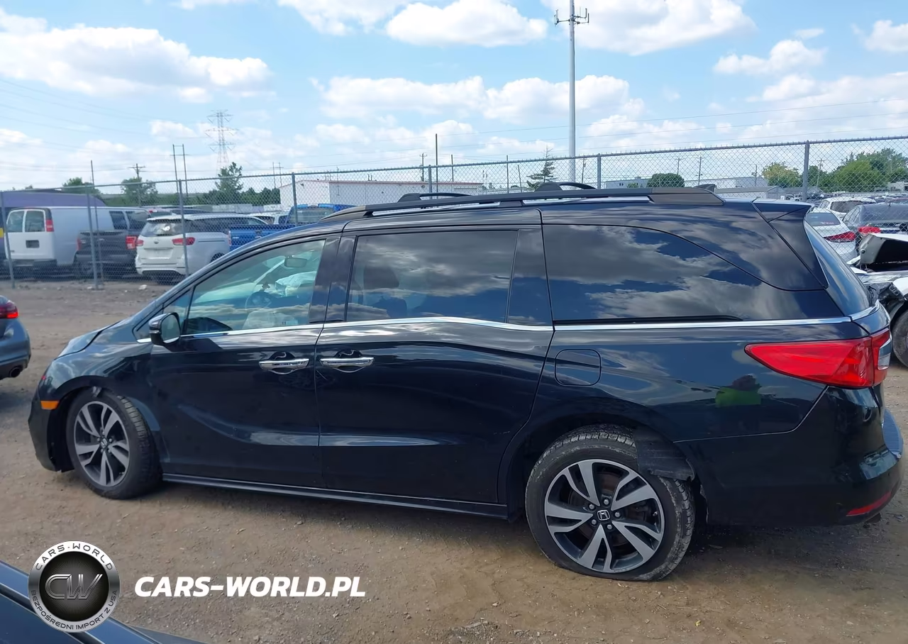 2018 Honda Odyssey Elite VIN:5FNRL6H90JB063946 - 14