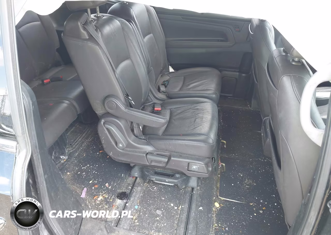 2018 Honda Odyssey Elite VIN:5FNRL6H90JB063946 - 8