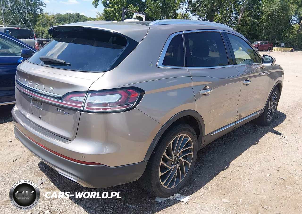 2019 Lincoln Nautilus Reserve VIN:2LMPJ8L97KBL41577 - 4