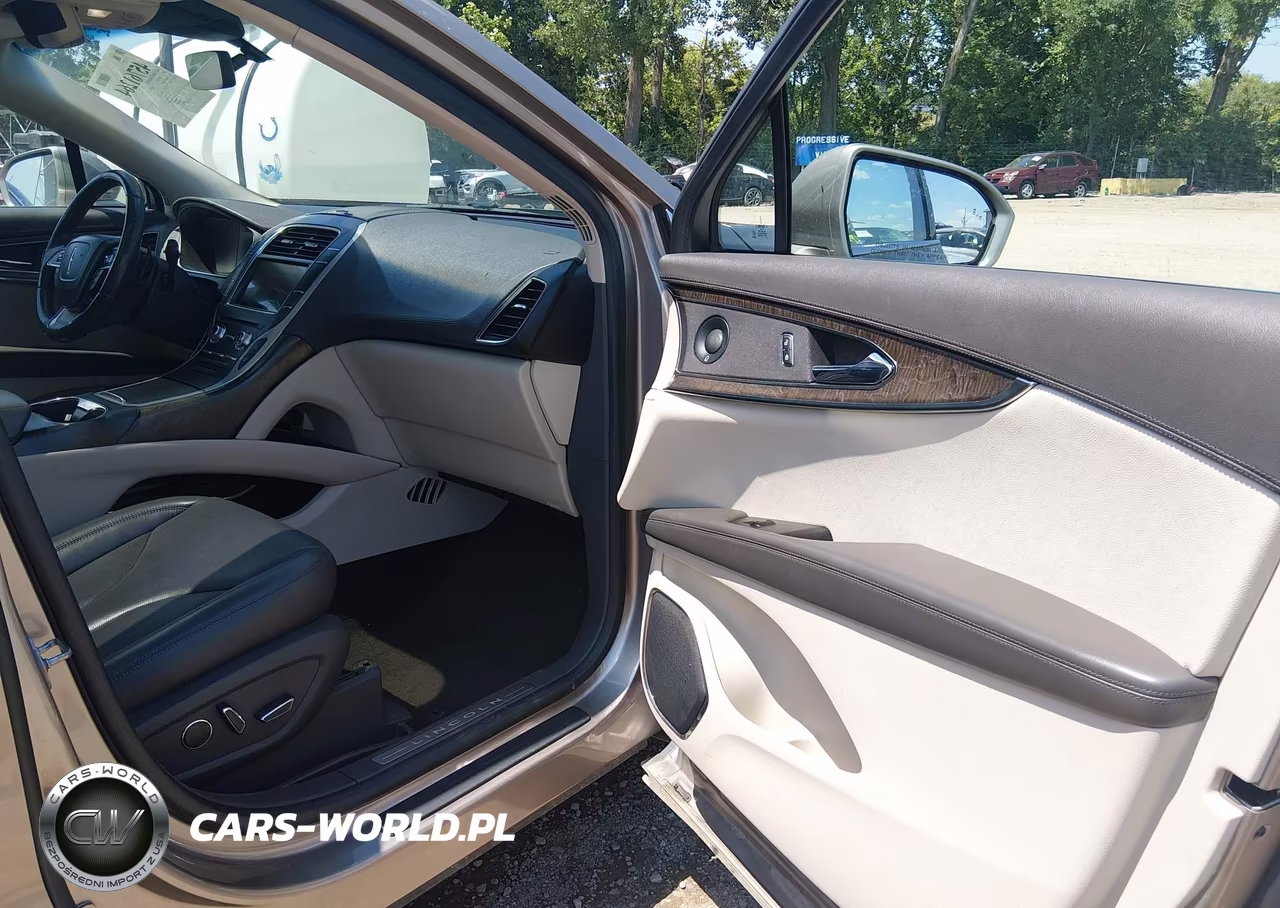 2019 Lincoln Nautilus Reserve VIN:2LMPJ8L97KBL41577 - 5
