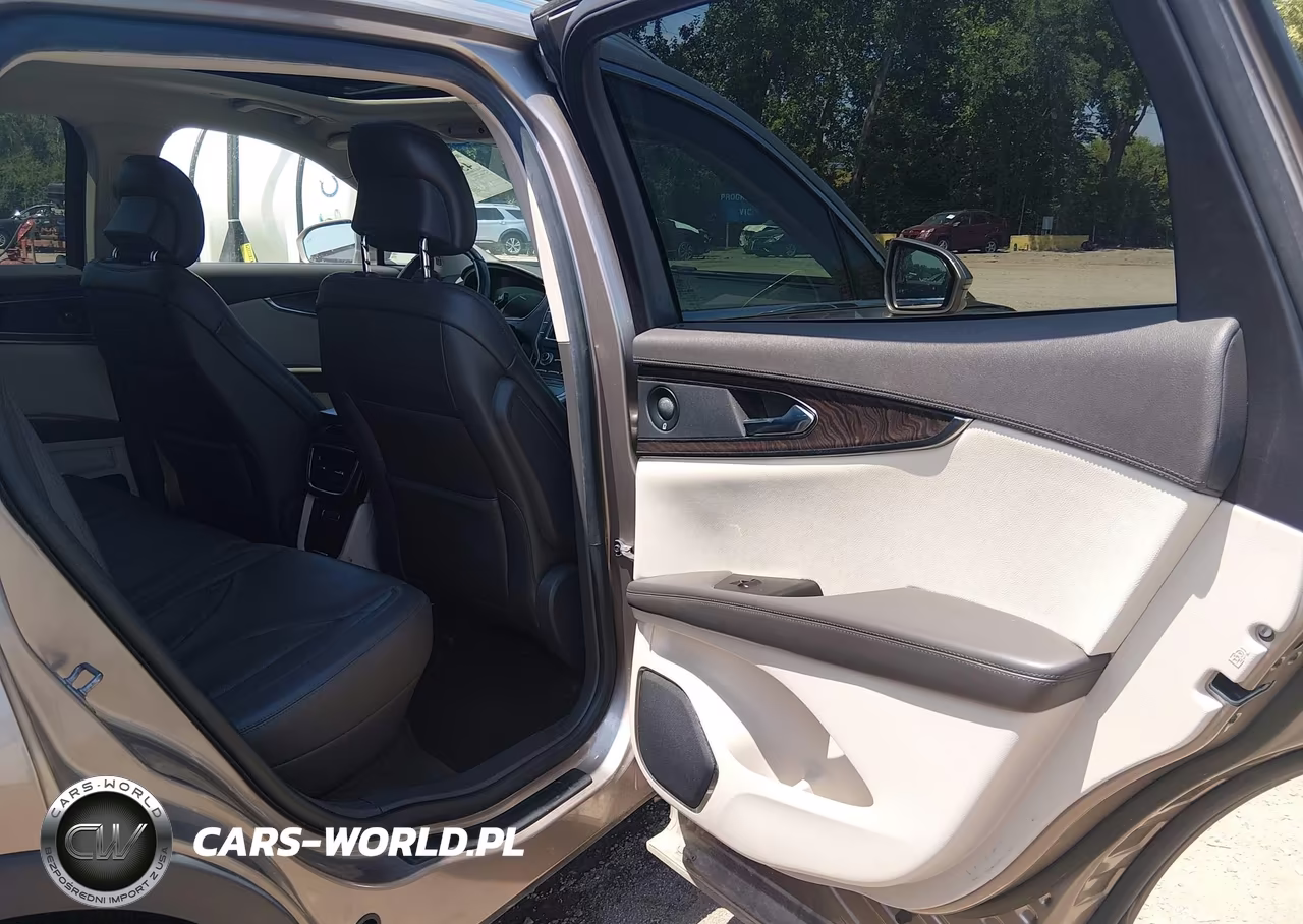 2019 Lincoln Nautilus Reserve VIN:2LMPJ8L97KBL41577 - 8