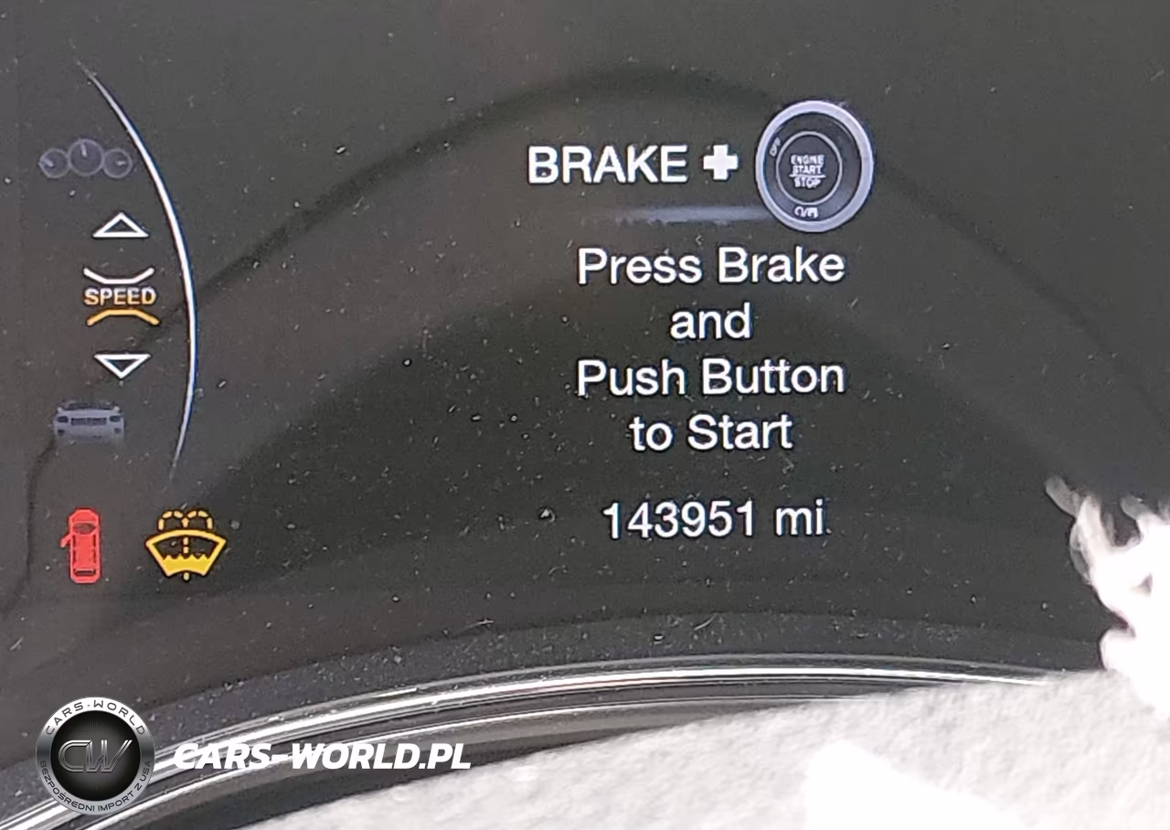 2018 Jeep Grand Cherokee Altitude 4X2 VIN:1C4RJEAG4JC338949 - 16