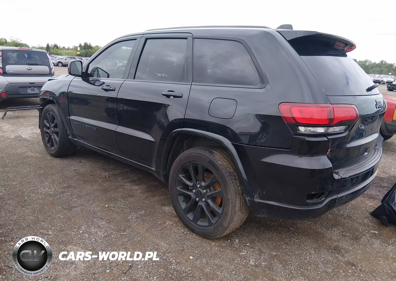 2018 Jeep Grand Cherokee Altitude 4X2 VIN:1C4RJEAG4JC338949 - 3