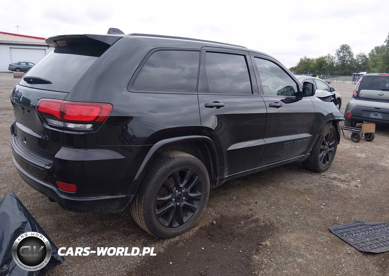 2018 Jeep Grand Cherokee Altitude 4X2 VIN:1C4RJEAG4JC338949 - 4