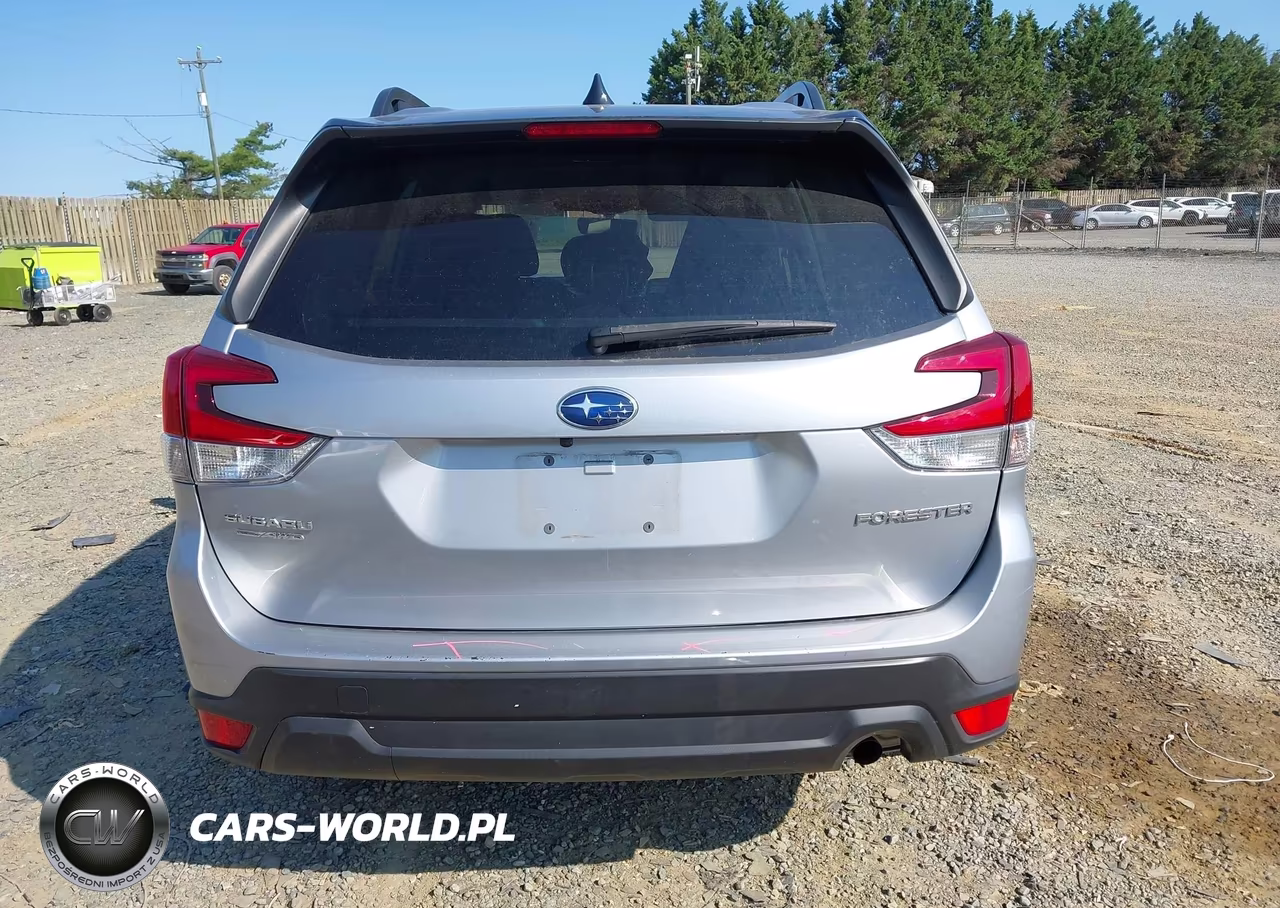 2024 Subaru Forester Premium VIN:JF2SKADC4RH506962 - 17