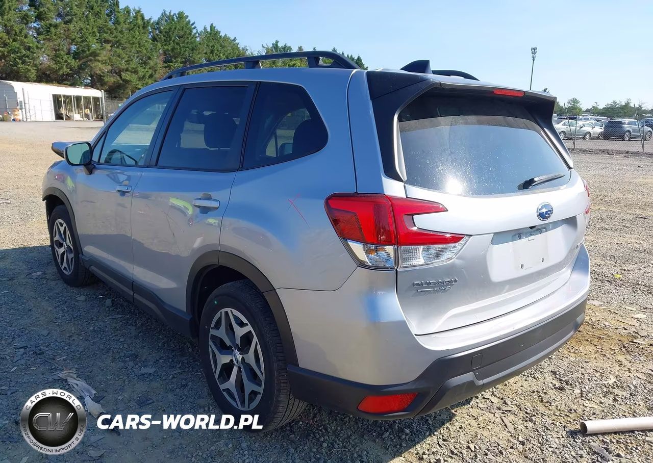 2024 Subaru Forester Premium VIN:JF2SKADC4RH506962 - 3