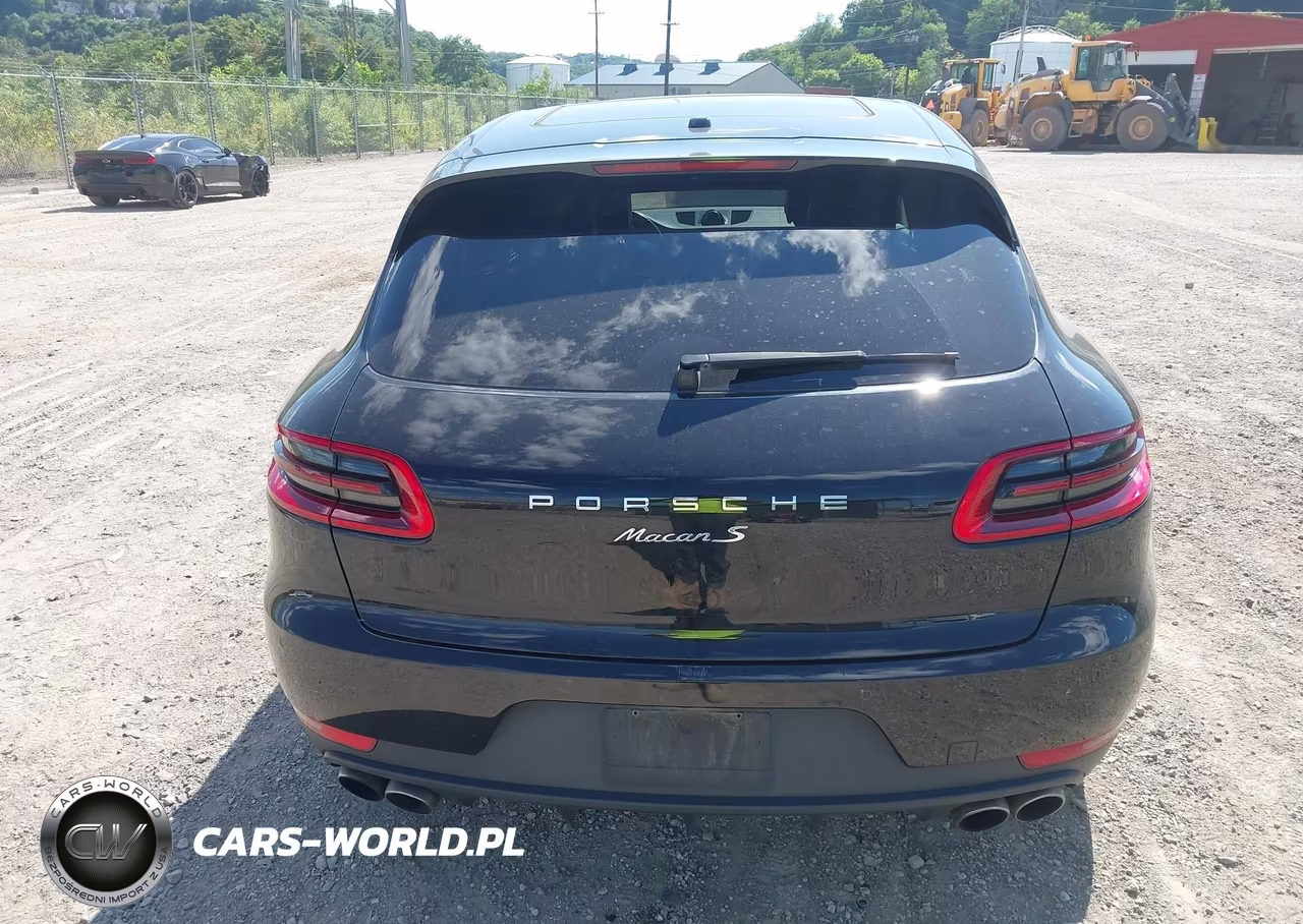 2016 Porsche Macan S VIN:WP1AB2A53GLB56402 - 16