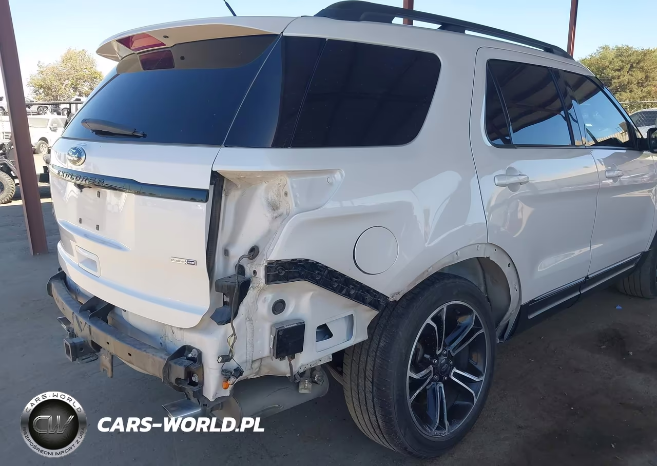 2015 Ford Explorer Sport VIN:1FM5K8GT3FGA03775 - 17