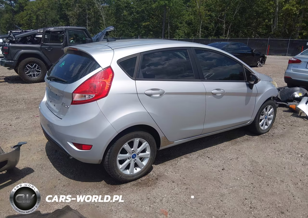 2011 Ford Fiesta Se VIN:3FADP4EJ1BM227676 - 4