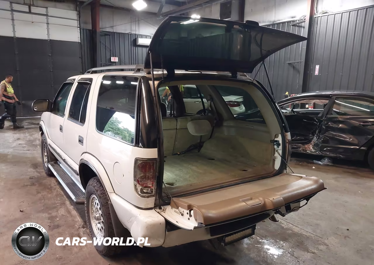 2002 Chevrolet Blazer Ls VIN:1GNDT13W52K151803 - 3