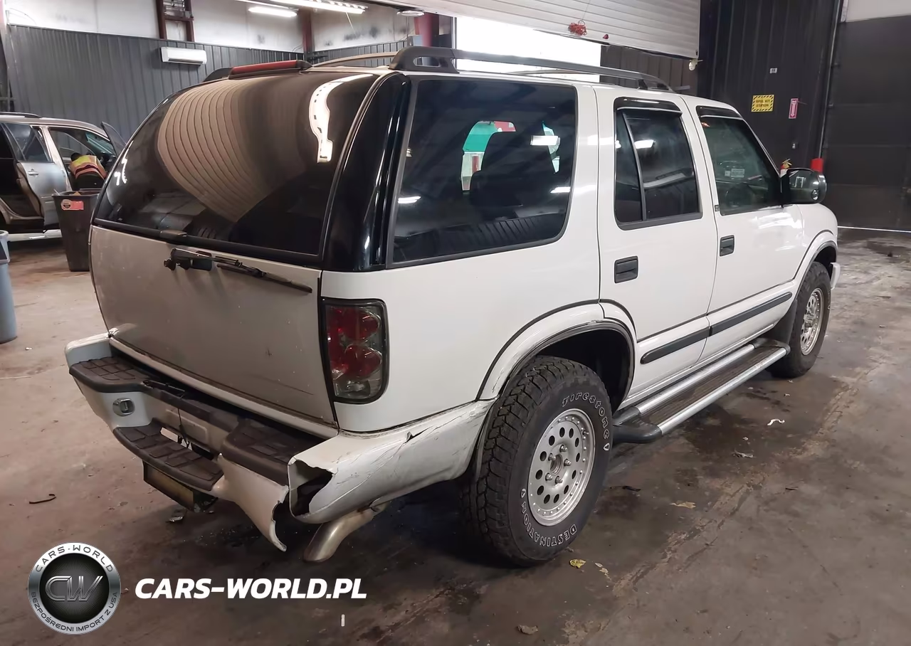 2002 Chevrolet Blazer Ls VIN:1GNDT13W52K151803 - 4