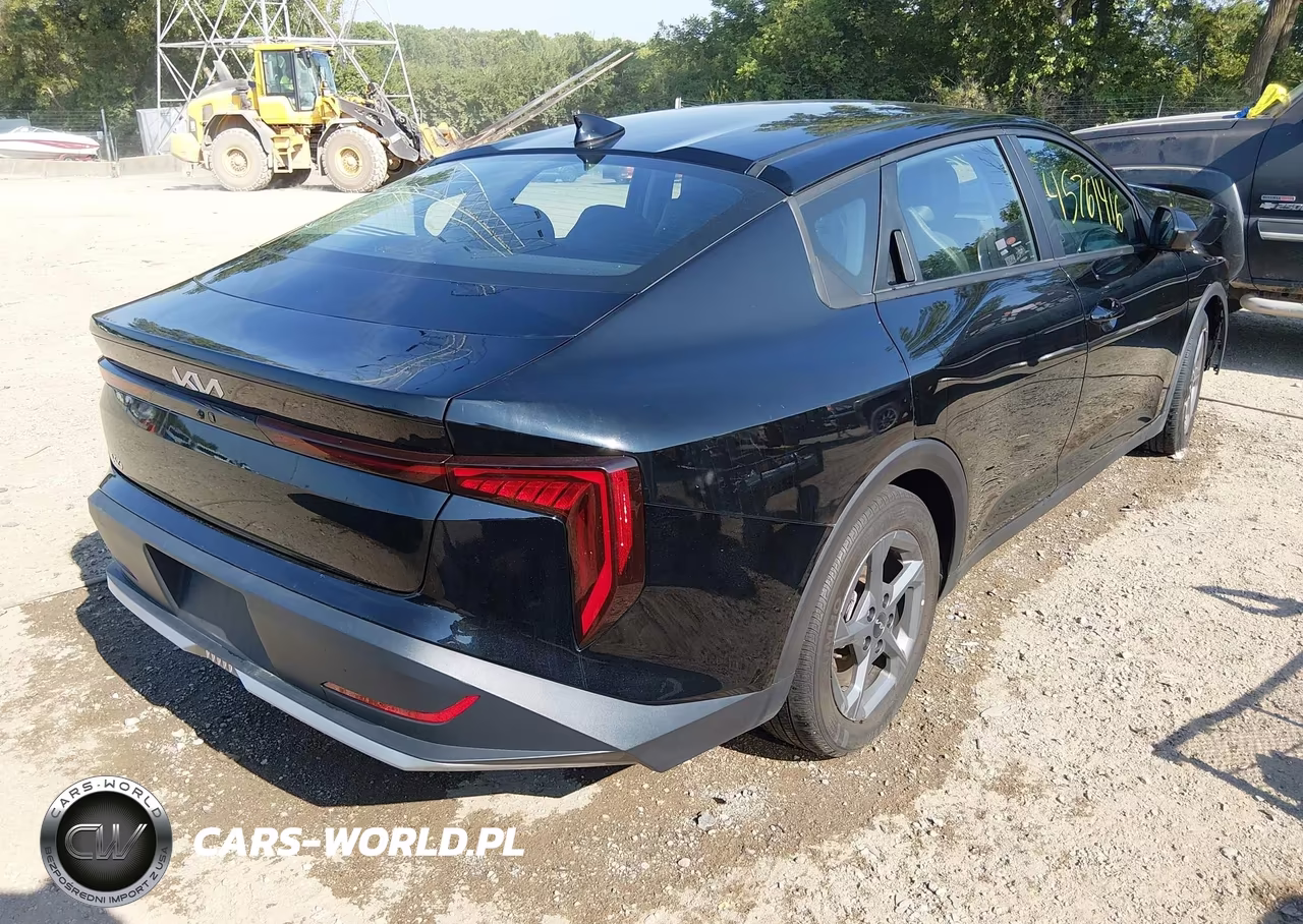 2025 Kia K4 Lxs VIN:3KPFT4DE5SE077908 - 4