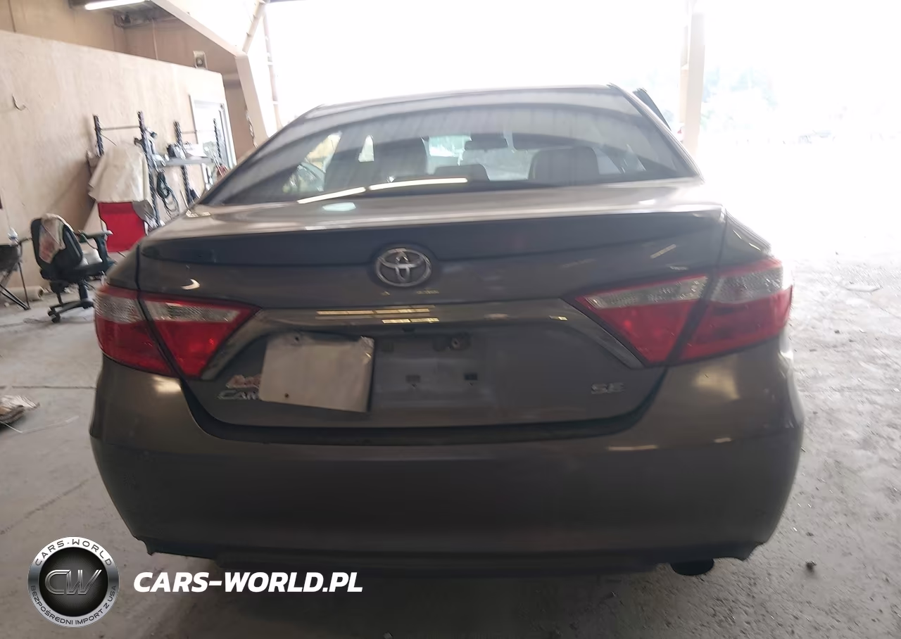 2015 Toyota Camry Se VIN:4T1BF1FK4FU493068 - 16