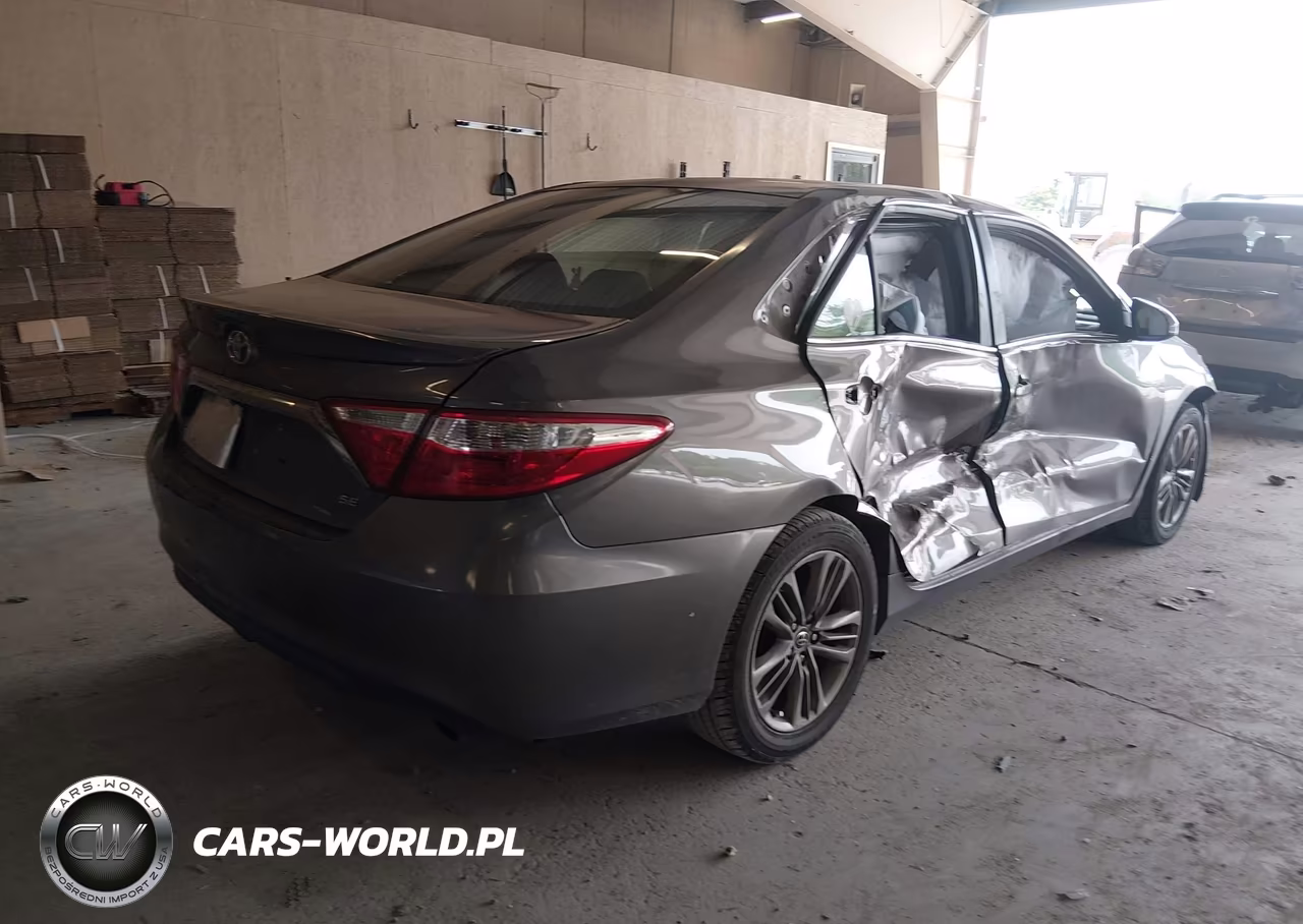 2015 Toyota Camry Se VIN:4T1BF1FK4FU493068 - 4